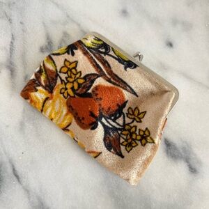 Vintage | 1970s Velvet Floral Brown Coin Purse Kiss-Lock Closure Bag Autumn Rose